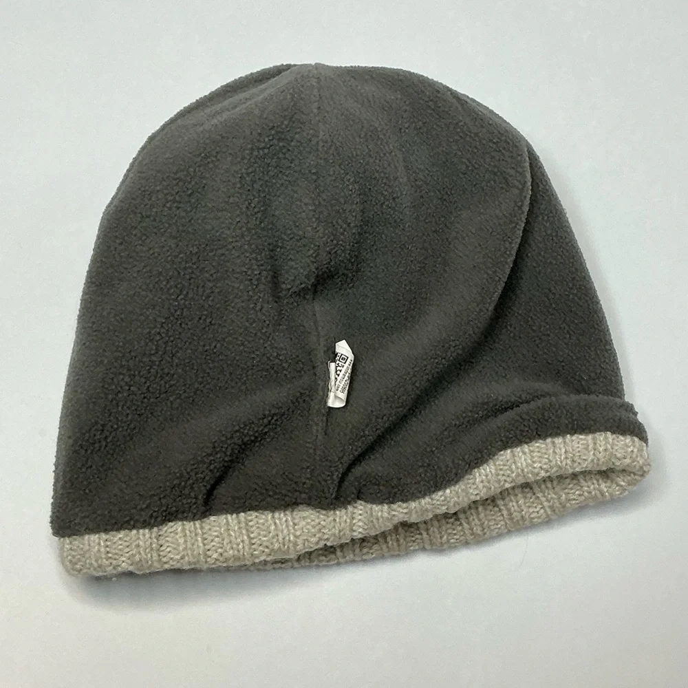 Under Armour‎ Cable Knit Beanie Hat Cream and Gray Fleece Lined Winter Hat